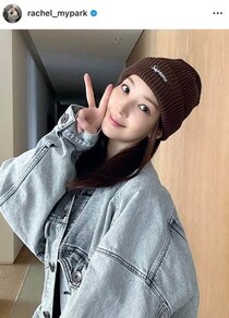 パク・ミニョン39歳、ミニスカ×スウェットコーデで...神スタイルに衝撃「可愛いすぎて感動」「とても美しい」