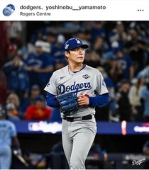 ドジャース山本由伸、感極まるカーショーと熱いハグ...球団カメラマンが激写　WS連覇歓喜のシーン