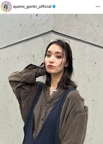 剛力彩芽、膝上ショーパン×ロングブーツの私服コーデでかわいさ限界突破　「カメラ目線にキューン」