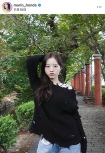 本田真凜、氷上で煌びやか衣装＆髪をアップに「激カワ」ショット　「美しい！」「最高にかわいい」