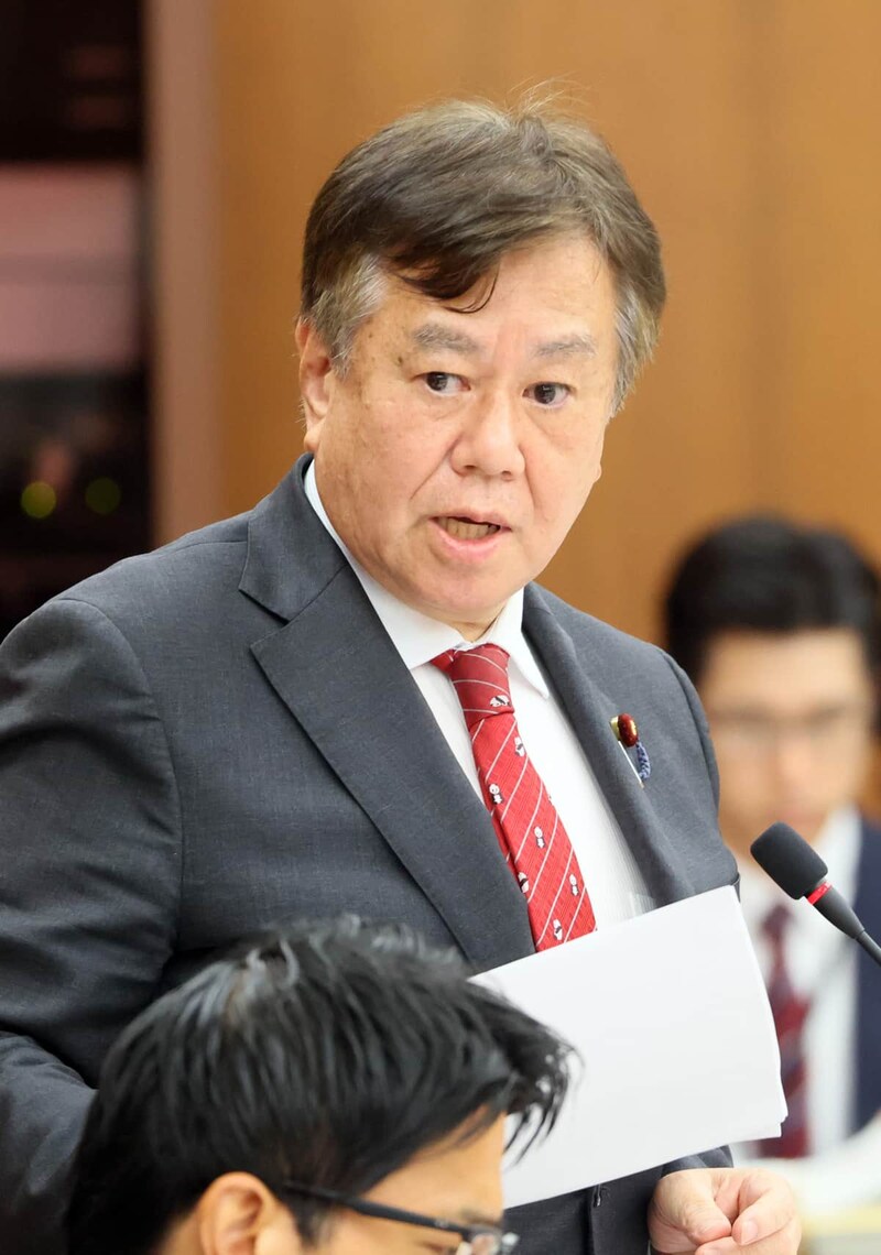 2025年5月の衆院財務金融委員会に出席する原口一博衆院議員（写真：つのだよしお/アフロ）