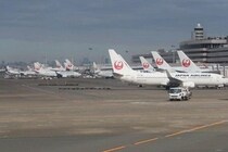 航空券は「譲渡や転売を禁止」、JALが異例の警告　背景にオークション・SNSで転売、「悪気なく」売買する人も