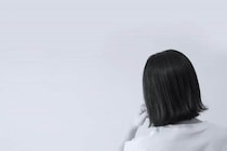 隣人の「気になるなら切ったら？」にア然　放置された畑が自宅を侵食！雑草と虫に苦しむ家主の苦悩