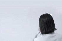 隣人の「気になるなら切ったら？」にア然　放置された畑が自宅を侵食！雑草と虫に苦しむ家主の苦悩