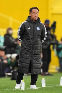 FC町田ゼルビア黒田剛監督、「選手とコーチに対する不適切発言」などで懲罰決定　サポーター困惑