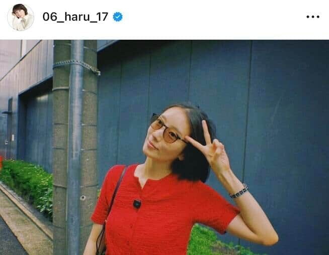 波瑠さんのインスタグラム（＠06_haru_17）より