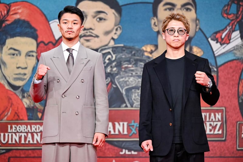 5月に対戦する井上（右）と中谷（写真：山口フィニート裕朗/アフロ）