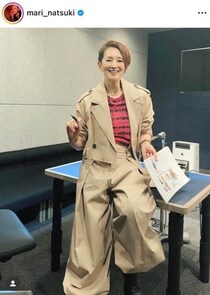 夏木マリ73歳、肩出し＆クールなデニム姿に「カッコ良すぎる」圧巻オーラ炸裂　「いつでもいつまでもおキレイ