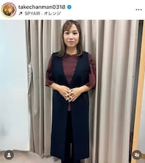 阪神コーチ・江草仁貴＆元女子バレー主将・竹下佳江夫妻、大林素子と3ショット　さわやかな笑顔で