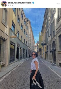 元フジアナ中村江里子56歳、引っ越したミラノで運転「へばりつくような感じで」　サングラス姿、かっこよすぎ