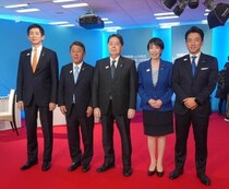 自民討論会で相次ぐ「英語問題」、司会・ひろゆき氏は小泉・小林氏に注文　「話せないと思われても仕方ない」