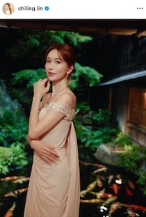 トップモデルのリン・チーリン51歳、ピンクのドレスで色気ダダ漏れ　すらり神スタイルの美貌