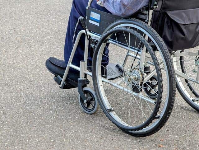 介護がきっかけで遺産相続の話し合いが互いを責め合う場に（写真はイメージ）