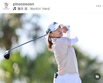 女子ゴルフの渋野日向子、お馬さんポーズでお茶目に新年あいさつ　ジャケット姿も新鮮...かわいさ限界突破