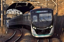 二子新地駅ホームに大量の「白い砂」　Xで話題...「駅特有の事情によるものではなく」東急に聞いた正体は