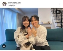 「スカイピース」スタッフ同士が結婚　「もうこの人だ」ホテルの部屋でバラと指輪...ロマンチックなプロポーズ