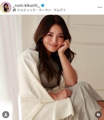 エンゼルス菊池雄星、美人妻とからだ寄せ合い...海でラブラブ2ショ　「ホントにステキ」「憧れます」