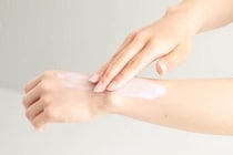 「やす子さん、最近誰かと手をつないだ？」その答えは　握手後に5人に1人は自分の手の匂いを嗅ぐというが