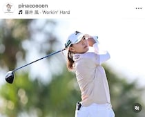 女子ゴルフの渋野日向子、髪おろして＆メガネあわせて「激カワ」プラべショット　ウェア姿と雰囲気変わって