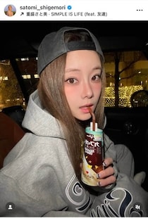 重盛さと美、ただただ美しい砂浜でのショット...色気にドキっ　「ますます綺麗に」「スーパー可愛い！！」