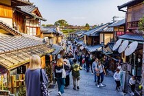 「今は中国語が聞こえません」あれほどいた観光客が消えた　代わりに増えたのは欧米に台湾、ほかにも