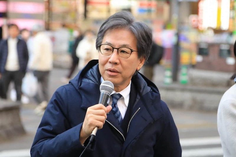 東京都府中市で演説する中道改革連合の安住淳共同幹事長