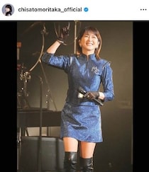 森高千里「『私がオバさんになっても』発売から33年」　デニムのミニにドキっ...久しぶりサイパン満喫ショット