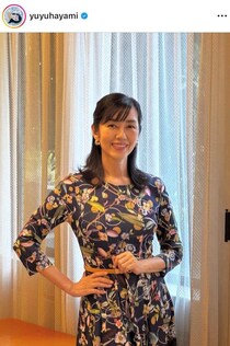 早見優、ゴールド＆ブラックの煌びやかドレスで色気ダダ漏れ　「いつまでもお若い」「スタイル抜群」