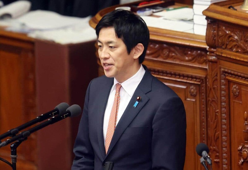 自民党の小林鷹之政調会長（写真：つのだよしお/アフロ）