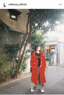 今井美樹、カジュアルなストライプシャツのコーデで...ステキ笑顔炸裂　夫・布袋寅泰＆さだまさしと3ショット
