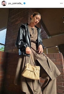 山田優、かっこよすぎ「爆イケ」サングラス＆ブラックコーデで完璧スタイル　「相変わらず素敵です」