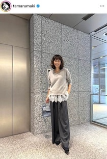 田丸麻紀、純白チューブトップドレス姿で色気ダダ漏れショット　「お美しいです」すらり神スタイル