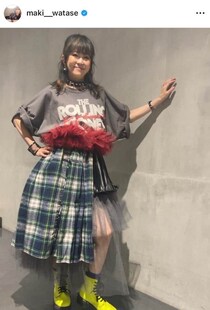 小泉今日子、ピンクのTシャツ姿で笑顔かわいすぎっ...変わらぬ美貌で　「LINDBERG」渡瀬マキと2ショット