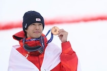 モーグル銅・堀島行真、笑顔の夫婦2ショットがステキっ　「最高です」「美しく輝いています」