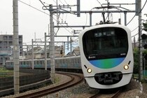 列車通過中なのに踏切の遮断機が...　西武池袋線のトラブル、ライブカメラに映り込み「やばい」