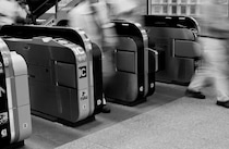 「迷惑だなと思いました」朝の満員電車で信じられない行動　でも誰一人声をかけられず...モヤモヤ