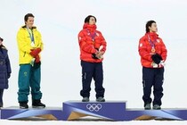 「どんだけ良い奴なんだよ」日の丸掲揚で脱帽、泣く選手いたわり...　男子ハーフパイプ・豪スコッティ選手に賞賛の声