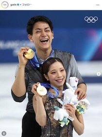 「りくりゅう」三浦璃来＆木原龍一、全開笑顔で亀梨和也と3ショット　金・銀メダルを輝かせて