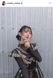 人気声優・上坂すみれ、ミニスカ×レザーセーラー服＆流し目で「激カワ」ショット　「美しすぎて眼福」