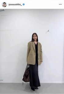 新木優子、サングラス×超ミニ丈のコーデで神スタイル炸裂　「大人かわいい」「ため息が出る程の美しさ」