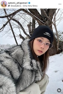 重盛さと美、ヘソ出しコーデで自撮り「激カワ」ショット　「想像を超えて可愛すぎる」「天使だぁー」