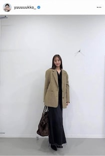 新木優子、サングラス×超ミニ丈のコーデで神スタイル炸裂　「大人かわいい」「ため息が出る程の美しさ」