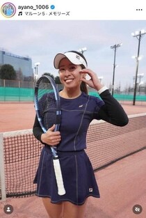 美女プロテニス園田彩乃、ヘソ出しハーフトップ姿で美ボディ全開ショット　「カッコいい」「美しい」「素敵」