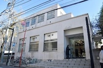 吉本興業東京本部に「誰も開けて中を見た事が無い扉」　スリムクラブ真栄田の疑問に回答続々