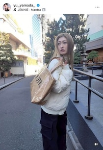 山田優、超ミニ純白ストラップワンピで...異次元スタイルの美貌にどよめき　「脚長～い！」「女神みたい」