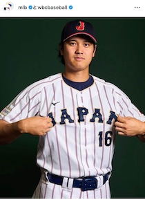 大谷翔平の愛犬デコピン、ぬいぐるみにイタズラか　ちょっぴり申し訳なさそう？反省モードの顔もかわいい