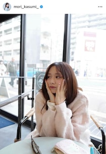 森香澄、「人生初のブリーチ」イメチェン髪色でカフェへ　「完璧です」「可愛すぎです！」悶絶ショット