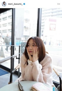 森香澄、「人生初のブリーチ」イメチェン髪色でカフェへ　「完璧です」「可愛すぎです！」悶絶ショット