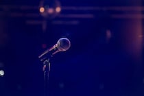 ロックバンドのボーカル、ライブMC中の「『こっち向いて』はない方が良いですね」...「無しでお願いします」