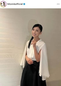 黒木瞳、透け感花柄フリルドレス姿で変わらぬ美貌　「どんどん若返っているような」「艶やかで美し過ぎる」